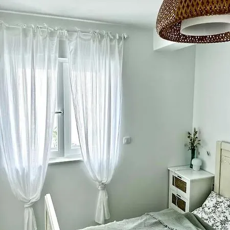 Apartment Cosy New Near The Sea