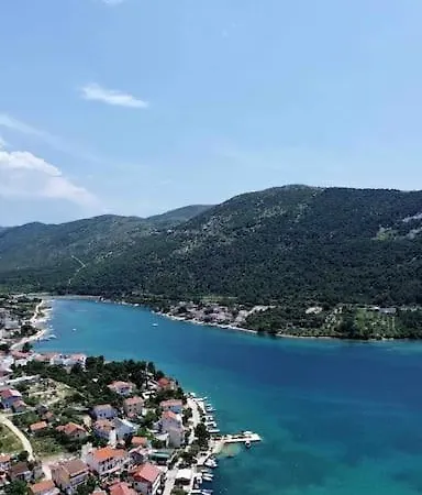 Cosy New Near The Sea