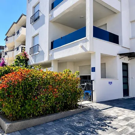 Cosy New Near The Sea Apartment *