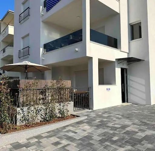 Cosy New Near The Sea Grebaštica